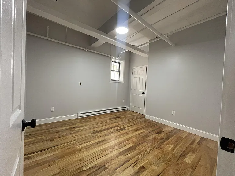 51-53 Broadway — Photo 7