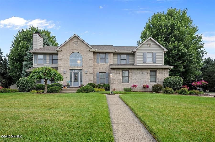 1st image of 2220 Anderson Cir