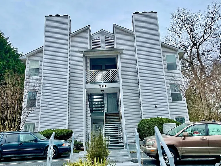 310 Forrest Ave — Photo 1