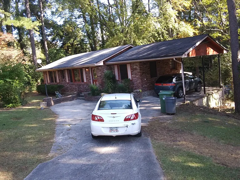 2076 Pemberton Rd SW #A — Photo 3