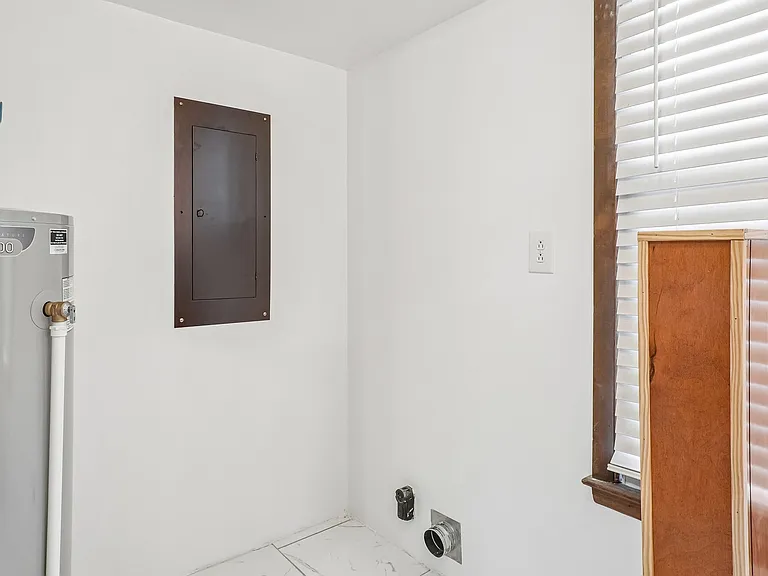 6609 Beacon Ln — Photo 4
