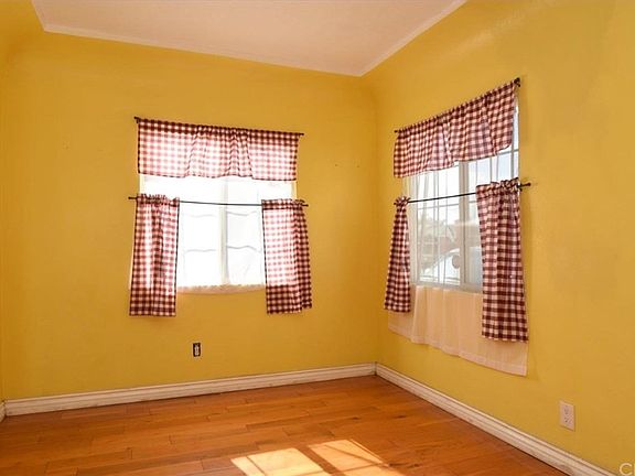 4th image of 2476 Fashion Ave