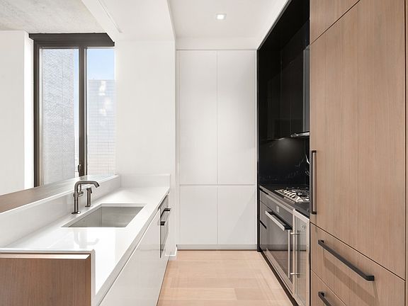 2nd image of 196 Orchard St #Phg