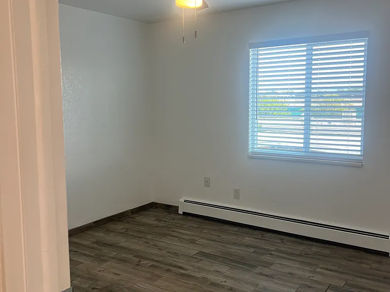 2524 Hill Ave #11 — Photo 5
