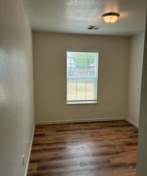 175 E Manning Ave — Photo 6