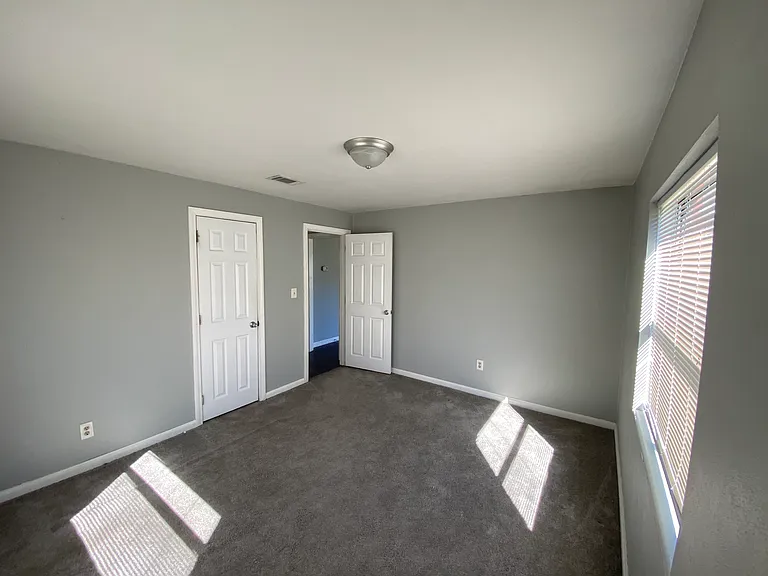 10 Ivanhoe Ave — Photo 8