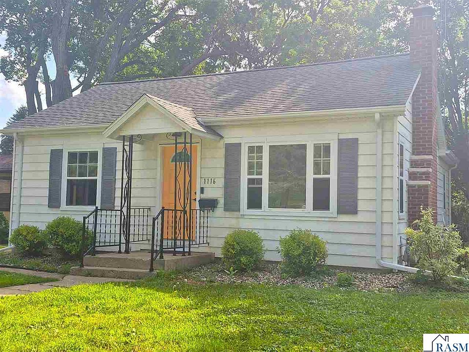 1st image of 1116 Armstrong Blvd N