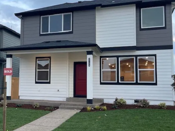 2788 Chickadee Ln, Woodburn, OR 97071