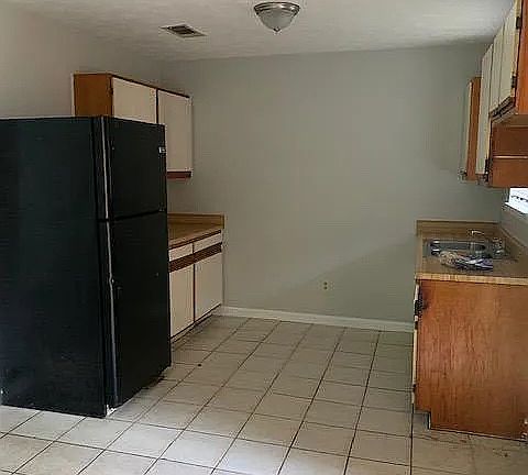 4th image of 204 Rosemary Ln