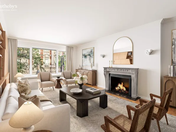 1050 5th Avenue image 1 of 12