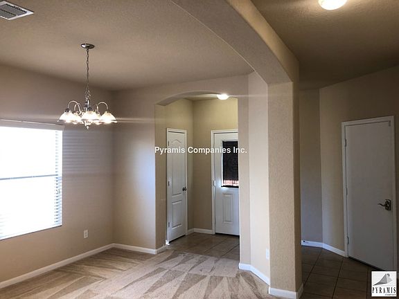2nd image of 10323 Royal Est