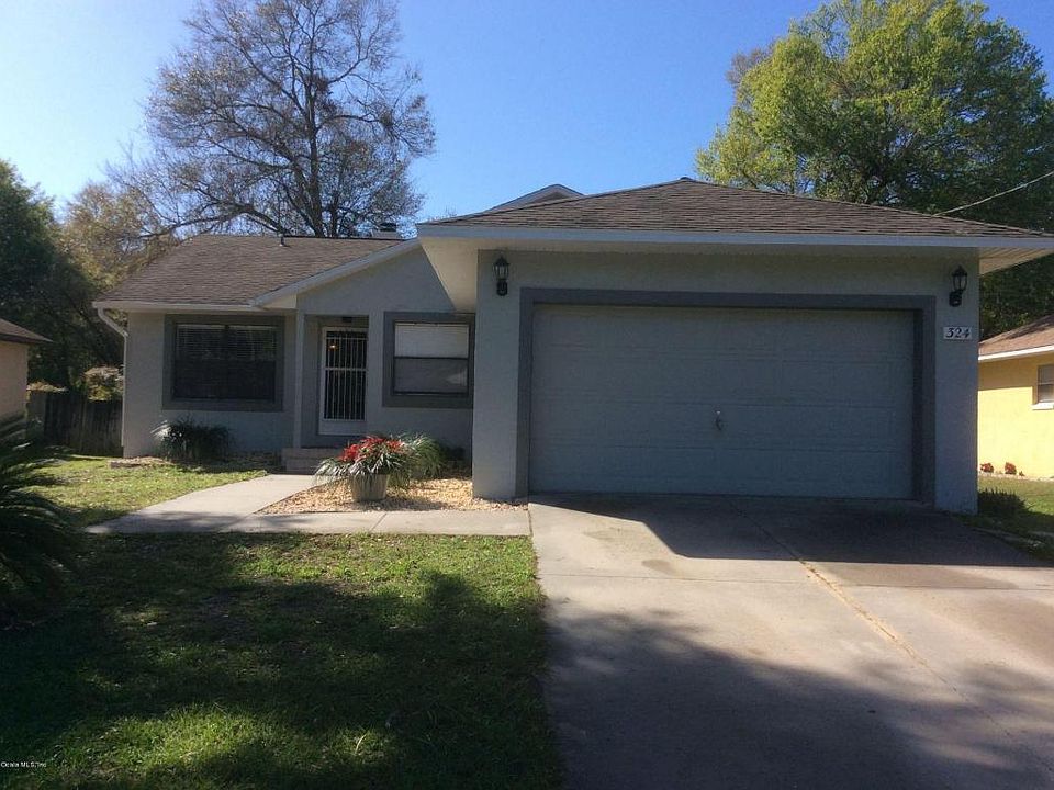 1st image of 324 W Lady Lake Blvd