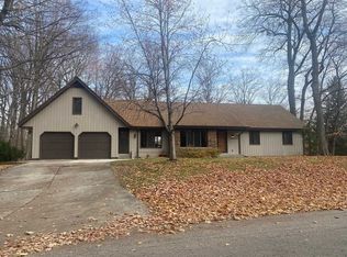 1854 Homewood Dr, Rockford, IL 61108