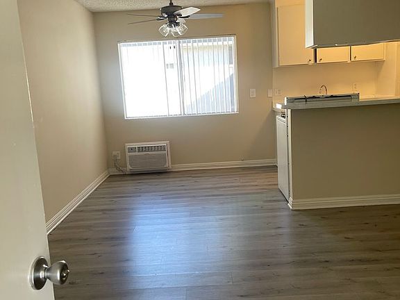 4th image of 14742 Vanowen St APT 208