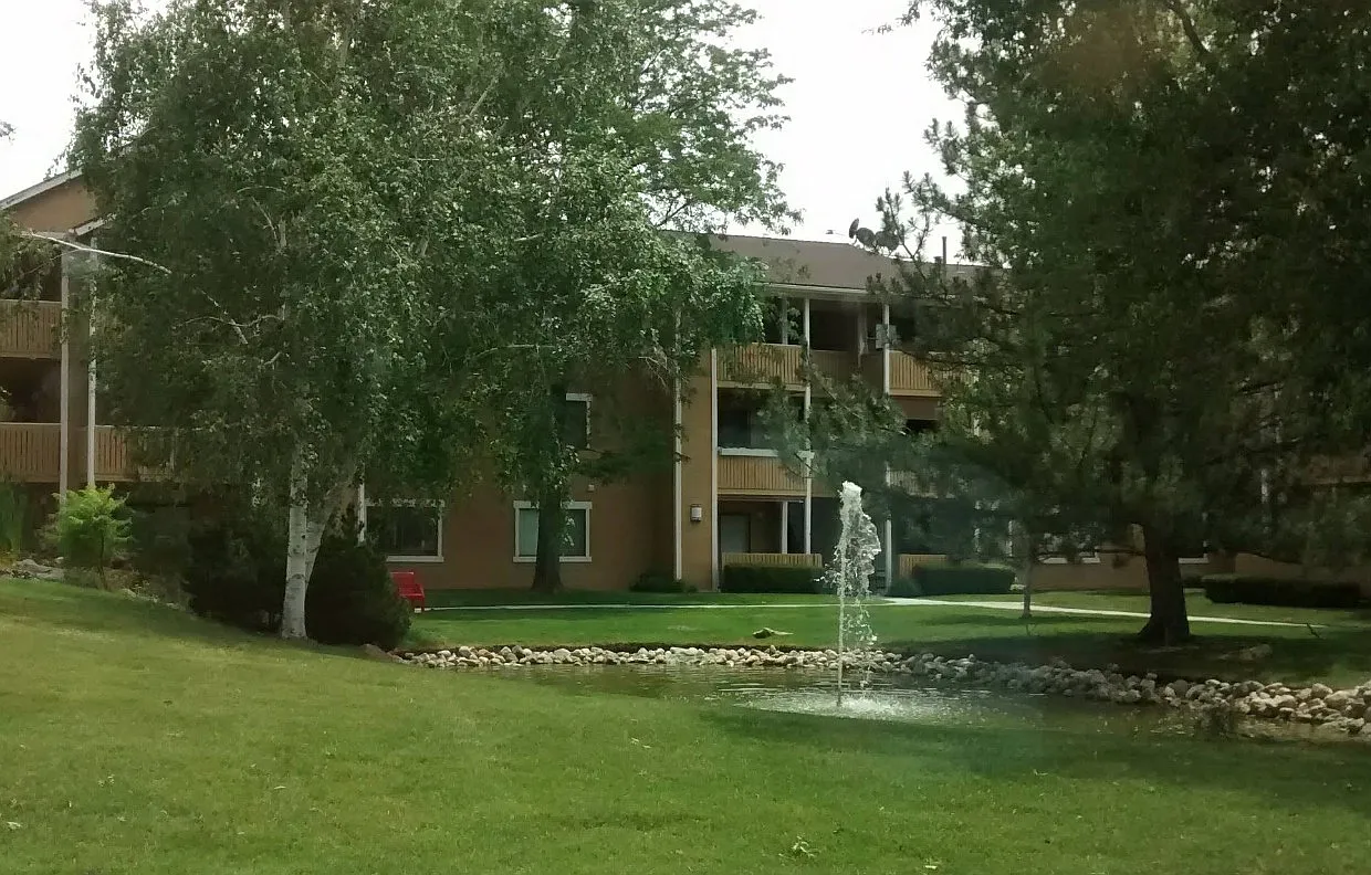 2 bed, 900 sqft, $1,695 — Photo 1