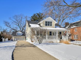 916 N Wheaton Ave, Wheaton, IL 60187