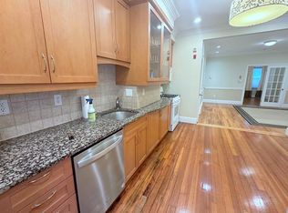 268 River St APT 3, Cambridge, MA 02139
