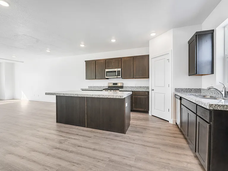 5248 N Folkstone Dr — Photo 25