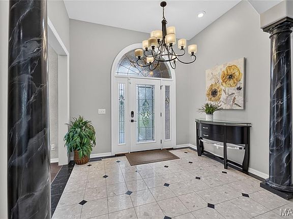 4th image of 2325 Sterling Pointe Dr