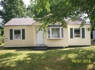 2551 Greenvale Rd, Cleveland, OH 44121