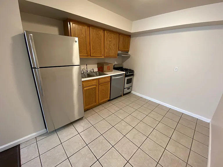Chittenden Ave 34 UL — Photo 18