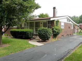 2555 La Plata Dr, Dayton, OH 45420
