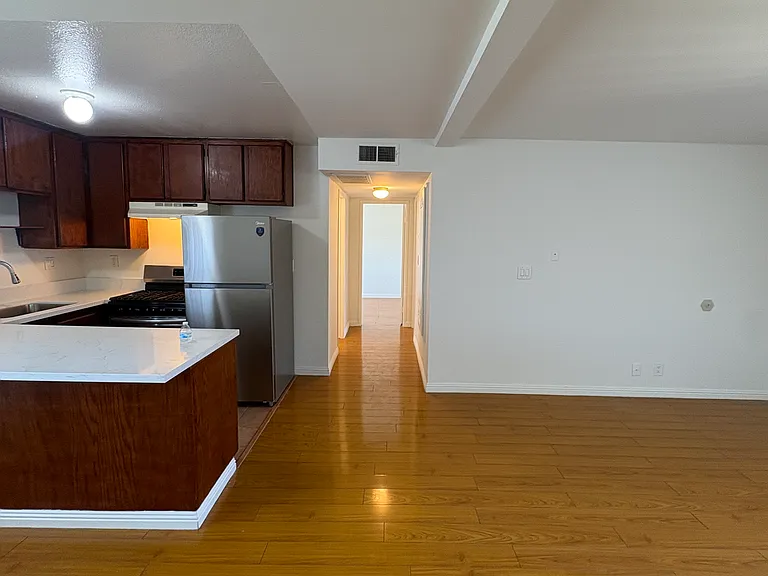 1050 Raymond Ave #203 — Photo 9