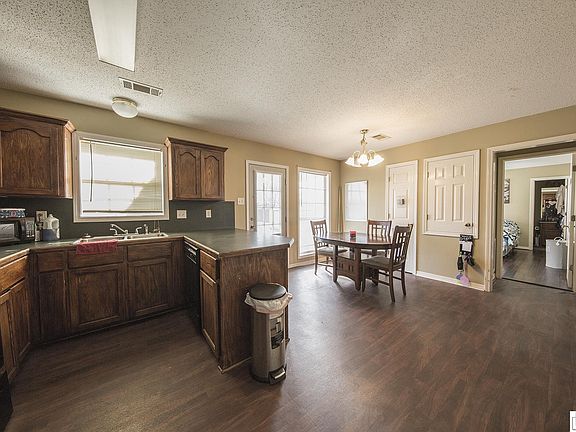 4th image of 153 Polly Anna Dr