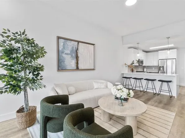 412 Whiton Street image 3 of 34