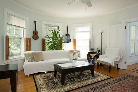 2 bed, 1.5 bath, $5,300 — Photo 2
