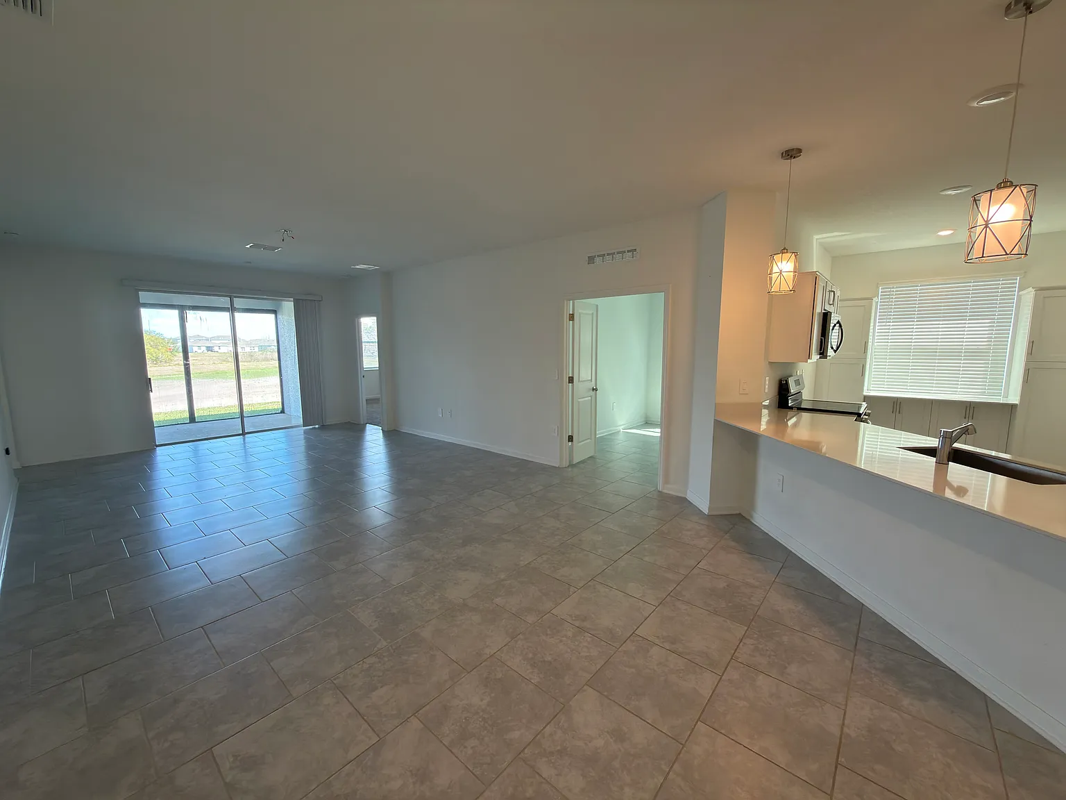 Gorgeous home with seperate mother in law suite. — Photo 3