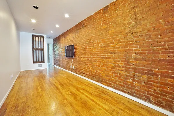 Rented by Best Apartments North Inc | media 18