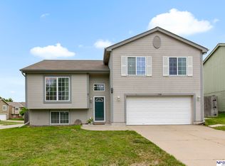 7404 N 74th St, Omaha, NE 68122