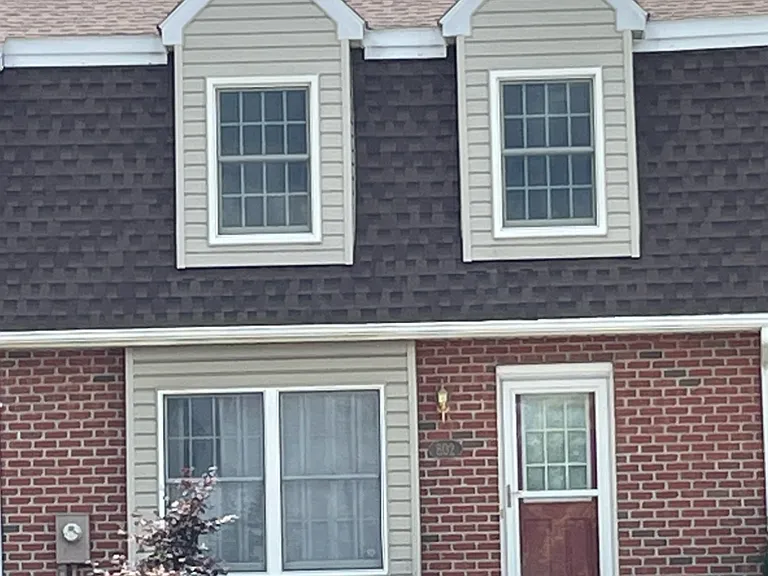 802 Chesney Ln — Photo 1
