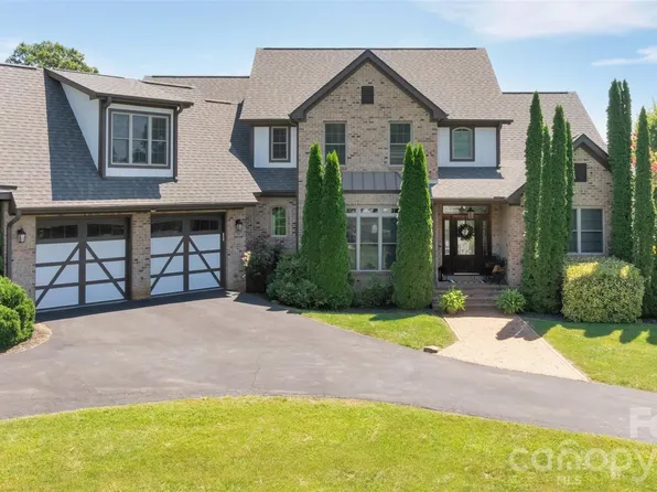 37 Carland Dr, Arden, NC 28704