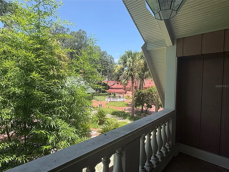 976 SW Hamlet Cir E #E — Photo 17