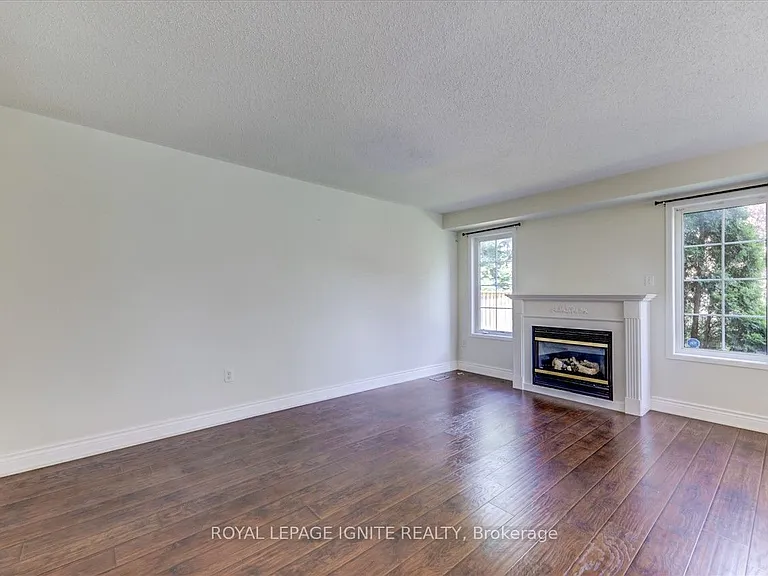 57 Armitage Cres — Photo 15