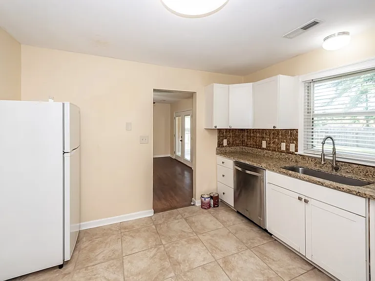 2126 State Rd — Photo 15