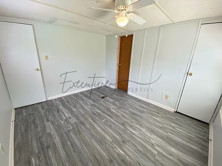 307 N Kinney Ave — Photo 9