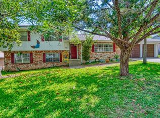 106 Poco Vista Dr S, Kerrville, TX 78028