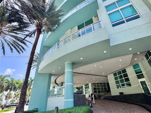 1900 N Bayshore Dr, Miami, FL
