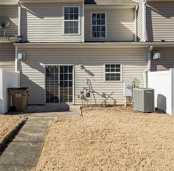 520 Dragonfly Ct — Photo 4