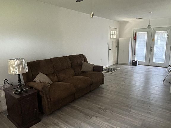 3rd image of 368 Faye Dr