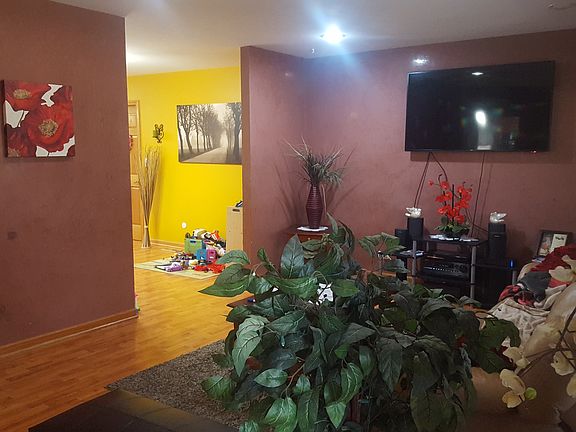 3rd image of 153 Newport Dr