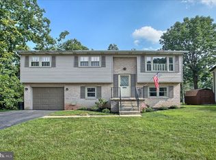 5839 Milton Dr, Harrisburg, PA 17112