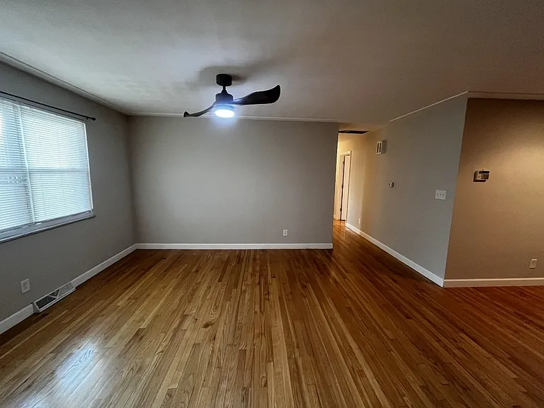 2404 Wendy Way Dr — Photo 9