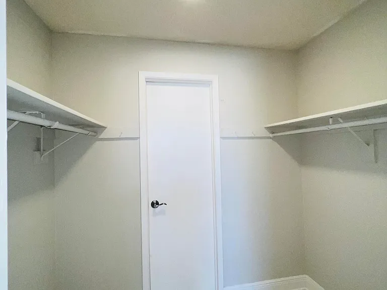 216 Preston Ln — Photo 8