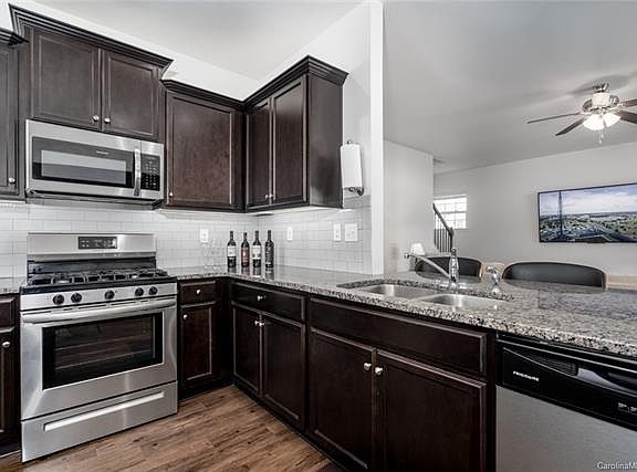 4th image of 138 Kingsway Dr