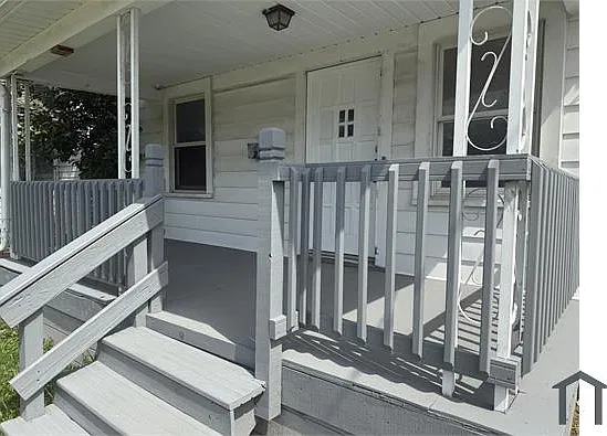 2 bed, $1,100 — Photo 2