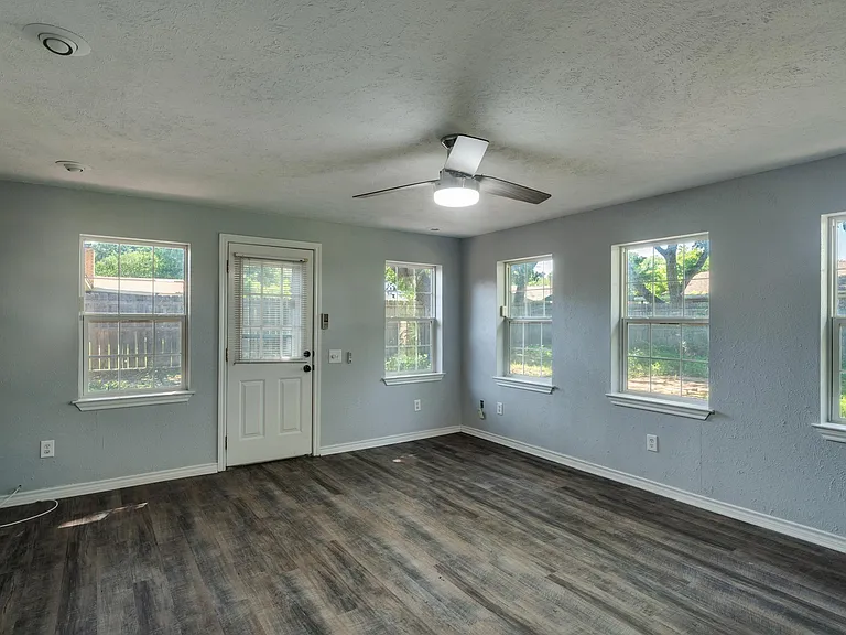 3510 Kent Ln — Photo 26
